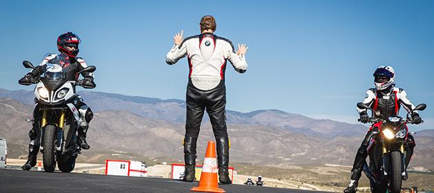 Rennstrecken-Test auf dem Circuito de Almeria / Circuito de Andalucia